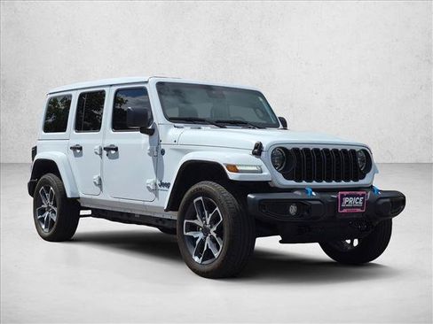 Used 2024 Jeep Wrangler Unlimited w/ Convenience Group AWD/4WD image 3