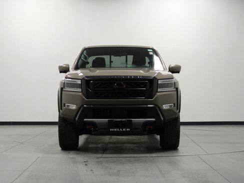 Used 2022 Nissan Frontier PRO-4X image 9