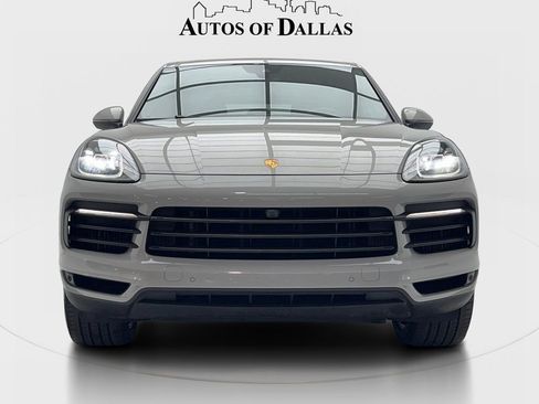 Used 2023 Porsche Cayenne Platinum Edition image 3