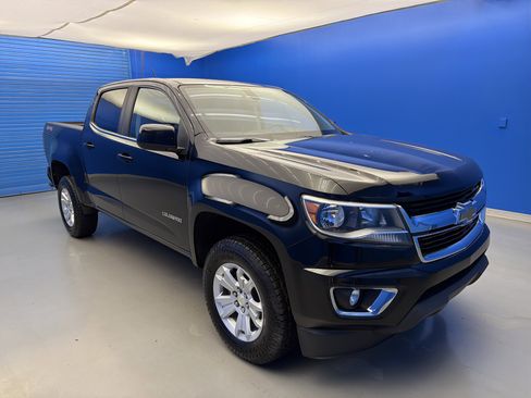 Used 2019 Chevrolet Colorado LT w/ LT Convenience Package AWD/4WD image 2