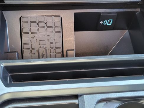 Used 2025 Ford F350 Platinum w/ FX4 Off-Road Package image 32