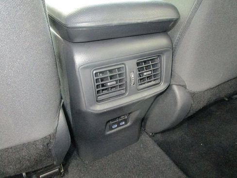 Used 2022 Toyota RAV4 XLE image 15