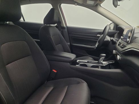 Used 2024 Nissan Altima 2.5 SV image 21