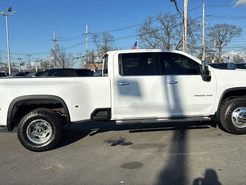 Used 2022 Chevrolet Silverado 3500 LTZ w/ LTZ Plus Package image 10