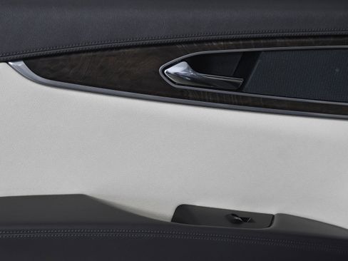 Used 2017 Lincoln MKX Select w/ Select Plus Package image 22