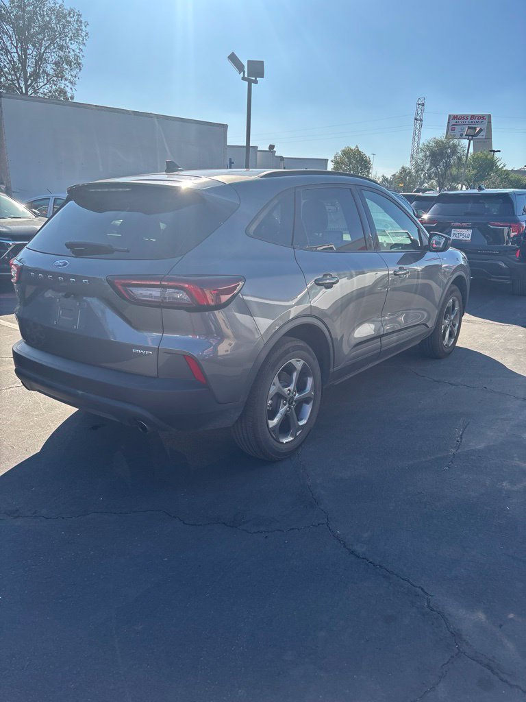 Used 2026 Ford Escape ST-Line AWD/4WD image 4