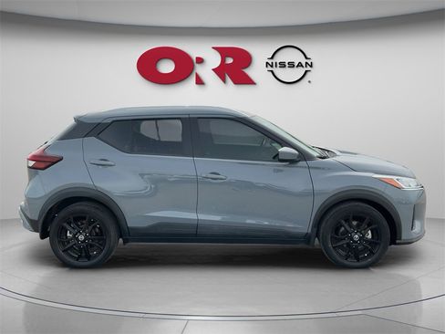 Used 2021 Nissan Kicks SV image 4