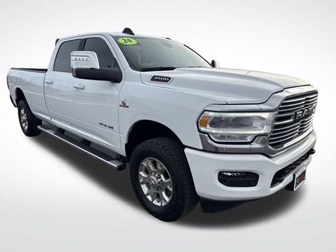 Used 2024 RAM 3500 Laramie AWD/4WD image 9
