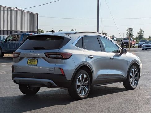 Used 2023 Ford Escape Platinum AWD/4WD image 7