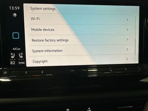 Used 2025 Volkswagen Atlas Cross Sport SE image 37