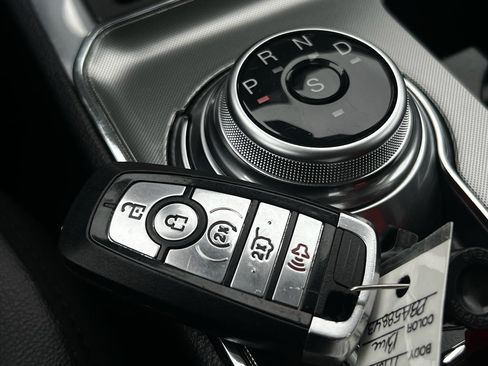 Used 2023 Ford Edge Titanium image 28