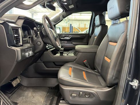 Used 2024 GMC Sierra 1500 AT4 w/ AT4 Preferred Package AWD/4WD image 11