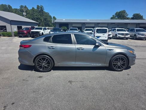 Used 2016 Kia Optima LX w/ LX Convenience Package FWD image 4
