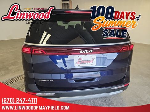 Used 2024 Kia Carnival LX FWD image 4