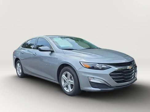 Used 2024 Chevrolet Malibu LS FWD image 3