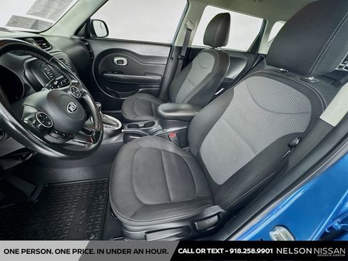 Used 2017 Kia Soul + w/ Designer's Package FWD image 19