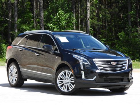 Used 2018 Cadillac XT5 Premium Luxury w/ LPO, Wheel Lock Package AWD/4WD image 14