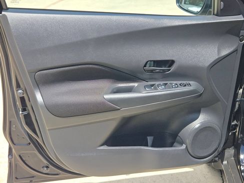 Used 2025 Nissan Kicks Play S FWD image 11