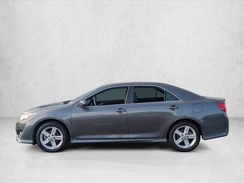 Used 2012 Toyota Camry SE FWD image 7