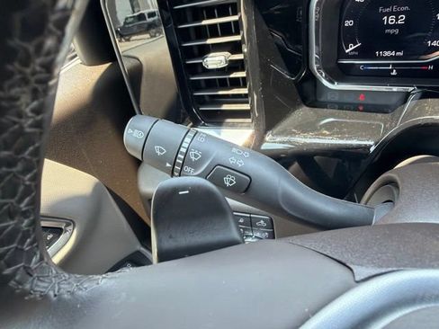 Used 2025 GMC Sierra 1500 SLT w/ SLT Premium Package AWD/4WD image 33