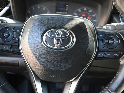 Certified 2024 Toyota Corolla SE image 30