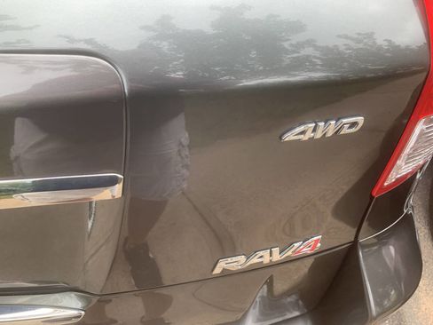 Used 2011 Toyota RAV4 Sport w/ Sport Appearance Pkg image 9