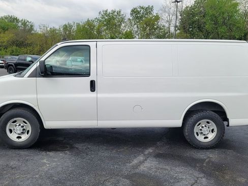 Used 2019 Chevrolet Express 2500 w/ Enhanced Convenience Package RWD image 7