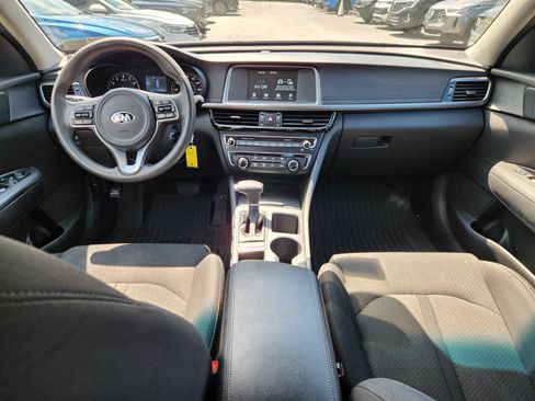 Used 2018 Kia Optima LX w/ 17" Alloy Wheels Package FWD image 8