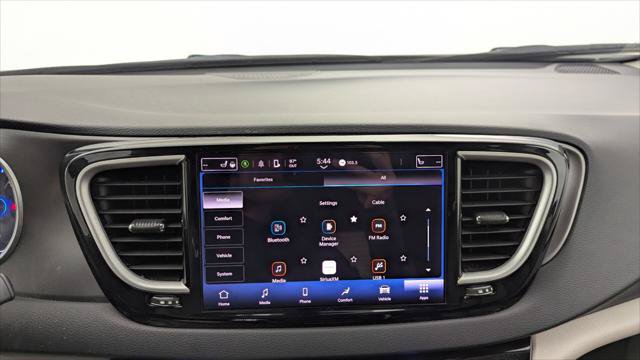 Used 2023 Chrysler Pacifica Touring-L FWD image 29