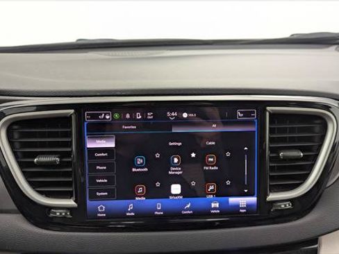 Used 2023 Chrysler Pacifica Touring-L FWD image 29