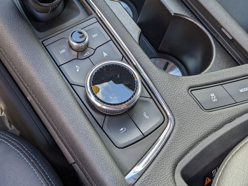 Certified 2022 Cadillac XT5 Premium Luxury w/ Technology Package image 28