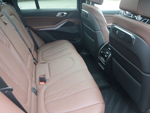 Used 2025 BMW X5 xDrive50e AWD/4WD image 14