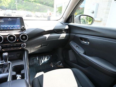 Used 2023 Nissan Sentra SV FWD image 12
