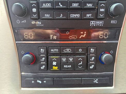 Used 2010 Cadillac Escalade ESV Platinum RWD image 38