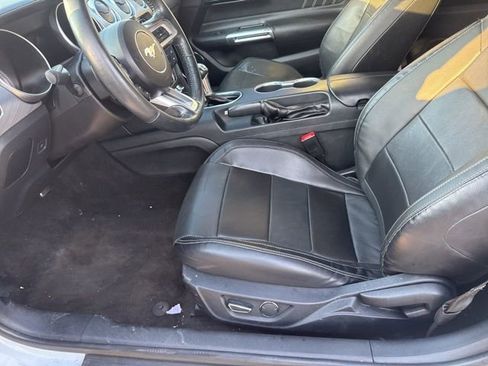 Used 2018 Ford Mustang Premium image 14