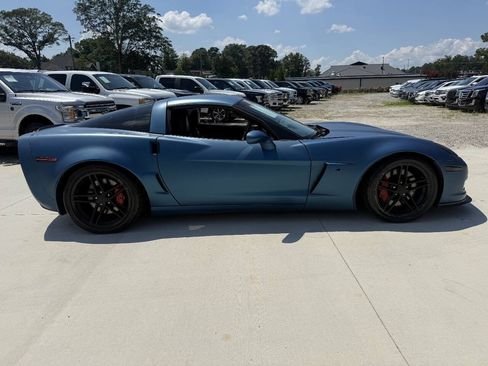 Used 2006 Chevrolet Corvette Z06 w/ Preferred Equipment Group RWD image 9