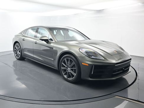 Certified 2026 Porsche Panamera 4 AWD/4WD image 17