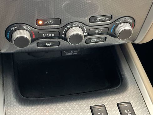 Used 2019 Nissan Pathfinder SL w/ SL Premium Package AWD/4WD image 19