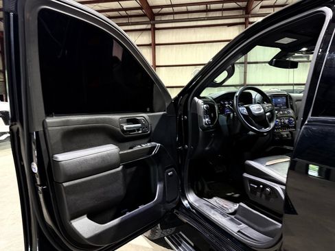 Used 2023 GMC Sierra 2500 AT4 w/ AT4 Preferred Package AWD/4WD image 12