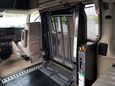 Used 2012 GMC Savana 1500 1500 image 28