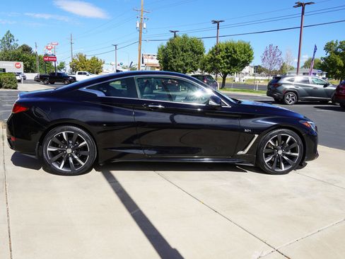Used 2018 INFINITI Q60 3.0t Luxe w/ Sensory Package 3.0T Luxe image 9