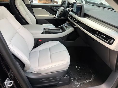 New 2026 Lincoln Aviator 2WD w/ Jet Appearance Package image 13