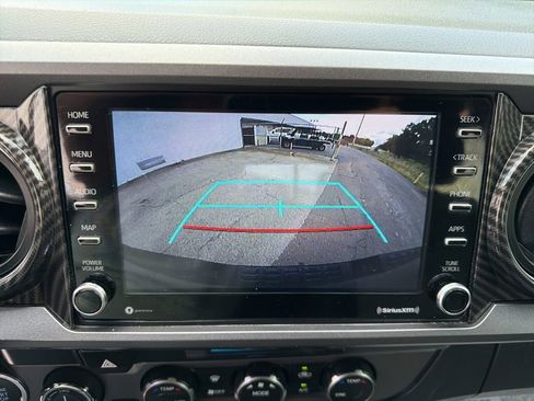 Used 2021 Toyota Tacoma TRD Off-Road w/ Technology Package AWD/4WD image 30
