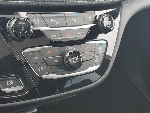 New 2026 Chrysler Pacifica Select image 27