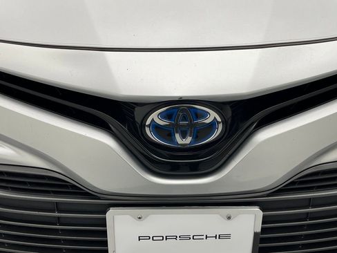 Used 2020 Toyota Camry XLE image 29