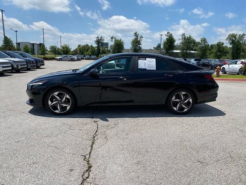 Used 2023 Hyundai Elantra SEL w/ Convenience Package FWD image 4