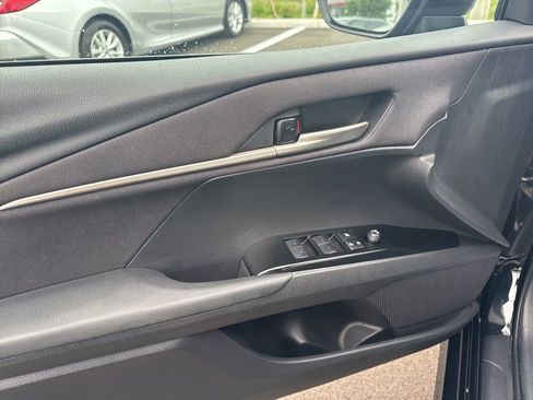 Used 2025 Toyota Camry LE image 8