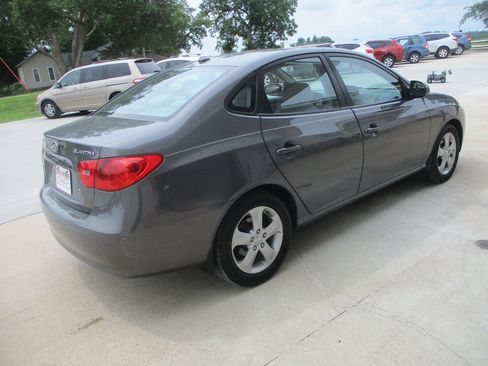 Used 2009 Hyundai Elantra SE FWD image 17