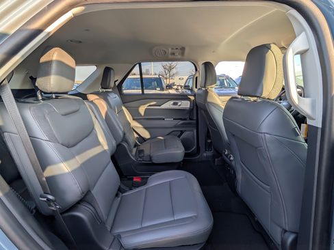 New 2026 Ford Explorer Active w/ Active Comfort Package image 7