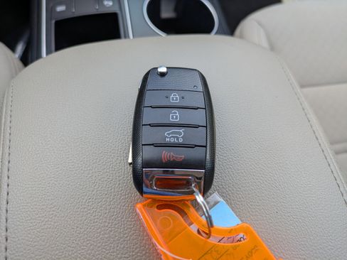 Used 2018 Kia Sorento FWD image 28